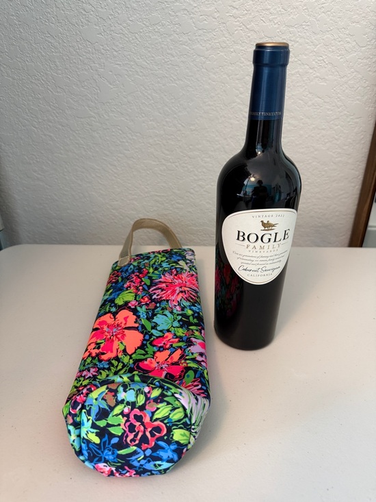 Lilly Pulitzer Other - Lilly Pulitzer Insulated Wine Bottle Carrier Floral Neoprene Tote